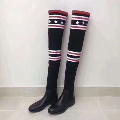 奢侈品海外代購(gòu)新風(fēng)向 服裝鞋帽與日用品消費(fèi)升級(jí)中的機(jī)遇與挑戰(zhàn)